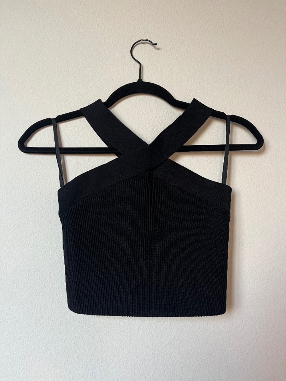 Aritzia Babaton Ribbed Criss Cross Balck Crop Halter Top Woman's Size Small